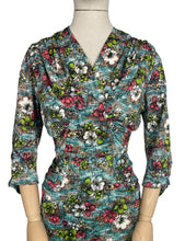 Load image into Gallery viewer, Beautiful Vintage Jeannie Brand Jersey Bold Floral Wiggle Dress - Bust 38 40