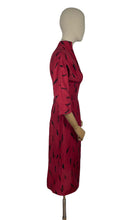 Load image into Gallery viewer, Original 1950's Red and Black Novelty Print Arrow Head Wiggle Dress by Linzi Line in Liberty of London Silk - Bust 34