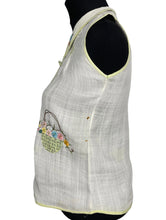 Load image into Gallery viewer, Original 1920's 1930's Handmade White Linen Blouse with Beautiful Floral Basket Applique and Embroidery - Bust 30 32 *