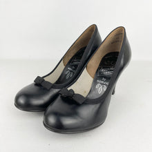 Load image into Gallery viewer, Original 1940's 1950's Deadstock Black Leather Court Shoes with Bow Detail  - UK Narrow 4 *