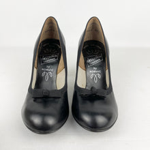 Load image into Gallery viewer, Original 1940's 1950's Deadstock Black Leather Court Shoes with Bow Detail  - UK Narrow 4 *