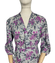 Load image into Gallery viewer, Original 1940's Volup Grey and Pink Floral Day Dress - Bust 40 42 *