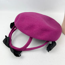 Load image into Gallery viewer, Original 1940’s Fuchsia Pink Felt Hat with Black Grosgrain Bow Trim *