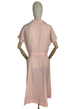 Load image into Gallery viewer, Original Late 1950's Pink Seersucker Zip Front Day Dress - Bust 40 42 *