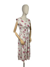 Load image into Gallery viewer, Original 1950's Pretty Floral Rayon Dress with Pink and White Daisy Print - Bust 33 34 *