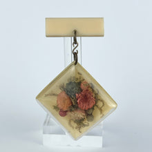 Load image into Gallery viewer, Original 1940's 1950's Plastic Bar Brooch with Dried Flower Droplet *