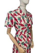 Load image into Gallery viewer, Original 1940’s Novelty Print Summer Linen Suit Featuring the Island of Jamaica - Bust 36 38