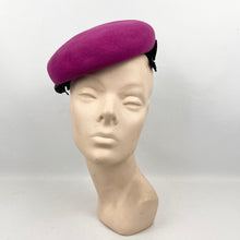 Load image into Gallery viewer, Original 1940’s Fuchsia Pink Felt Hat with Black Grosgrain Bow Trim *