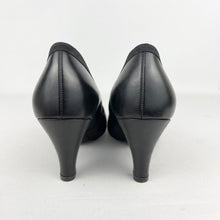 Load image into Gallery viewer, Original 1940's 1950's Deadstock Black Leather Court Shoes with Bow Detail  - UK Narrow 4 *