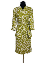 Load image into Gallery viewer, Original Late 1940’s Early 1950’s Two Steeples Moyashel Linen Belted Suit in Green and White - Bust 32 33 *