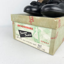 Load image into Gallery viewer, Original 1940's 1950's Deadstock Black Leather Court Shoes with Bow Detail  - UK Narrow 3 *