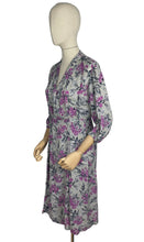 Load image into Gallery viewer, Original 1940's Volup Grey and Pink Floral Day Dress - Bust 40 42 *