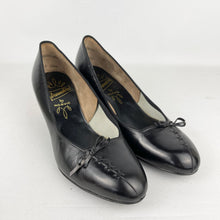 Load image into Gallery viewer, Original 1950's Deadstock Black Leather Court Shoes with Bow Detail - UK 5 *