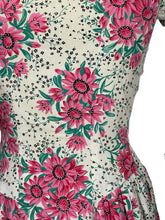 Load image into Gallery viewer, Original 1950's Charming Floral Cotton Day Dress in Pink and Green Print on White - Bust 33 34 *