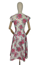 Load image into Gallery viewer, Original 1950's Charming Floral Cotton Day Dress in Pink and Green Print on White - Bust 33 34 *