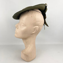 Load image into Gallery viewer, Original 1940’s Green Straw Hat with Large Grosgrain Bow Trim - AS IS