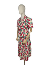 Load image into Gallery viewer, Original 1940’s Novelty Print Summer Linen Suit Featuring the Island of Jamaica - Bust 36 38