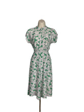 Load image into Gallery viewer, Original 1940’s Cold Rayon Day Dress in Green and White Flower and Spiderweb Print - Bust 34