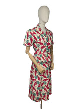 Load image into Gallery viewer, Original 1940’s Novelty Print Summer Linen Suit Featuring the Island of Jamaica - Bust 36 38