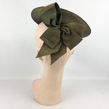 Load image into Gallery viewer, Original 1940’s Green Straw Hat with Large Grosgrain Bow Trim - AS IS