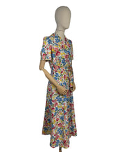 Load image into Gallery viewer, Original 1940's Full Length Floral Textured Cotton House Coat - Great Summer Maxi Dress - Bust 36