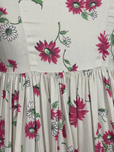 Load image into Gallery viewer, Original 1950's Pretty Floral Rayon Dress with Pink and White Daisy Print - Bust 33 34 *