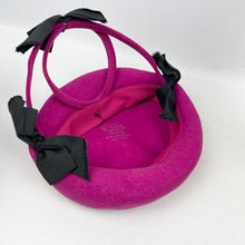 Load image into Gallery viewer, Original 1940’s Fuchsia Pink Felt Hat with Black Grosgrain Bow Trim *