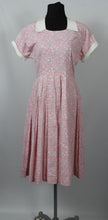 Load image into Gallery viewer, 1940s Pink and White Floral Cotton Summer Dress - B34/35