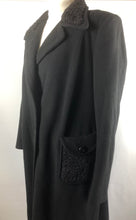 Load image into Gallery viewer, 1940s 11011 Volup Black Wool Coat - B44 46