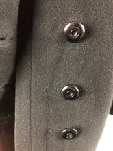 Load image into Gallery viewer, 1940s 11011 Volup Black Wool Coat - B44 46