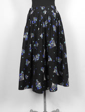 Load image into Gallery viewer, 1950s Black Cotton Novelty Print Skirt with Fans - W27 28