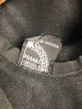 Load image into Gallery viewer, 1940s Wide Black Felt Hat With Huge Feather Trim