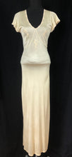Load image into Gallery viewer, 1940's Yellow Celanese Nightdress - B34