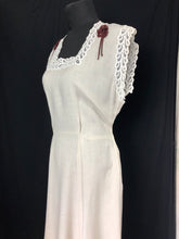 Load image into Gallery viewer, 1940s Walpoles of London Cream Linen Day Dress - B36/38