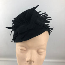 Load image into Gallery viewer, 1940s Black Military Inspired Felt Hat with Felt Feathers