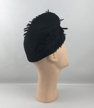 Load image into Gallery viewer, 1940s Black Military Inspired Felt Hat with Felt Feathers