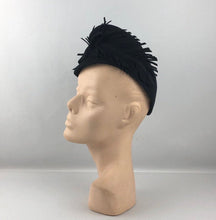 Load image into Gallery viewer, 1940s Black Military Inspired Felt Hat with Felt Feathers