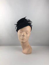 Load image into Gallery viewer, 1940s Black Military Inspired Felt Hat with Felt Feathers