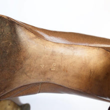 Load image into Gallery viewer, Original 1930s Milk Chocolate Brown Glace Leather Court Shoes - UK 4