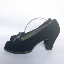 Load image into Gallery viewer, Original 1940s Black Suede Clarks Court Shoes - UK 4 4.5