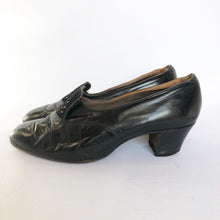 Load image into Gallery viewer, Original 1930s Black Leather and Suede Court Shoes - UK 4 4.5