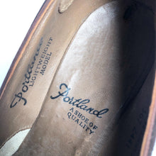 Load image into Gallery viewer, Original 1940's Brown Suede Court Shoes by Portland - Beautiful Vintage Shoes - UK 4.5 5 *