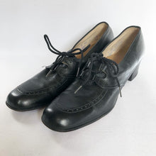 Load image into Gallery viewer, Original 1940s American Black Leather Lace Up Shoes - UK 7
