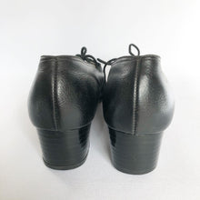 Load image into Gallery viewer, Original 1940s American Black Leather Lace Up Shoes - UK 7