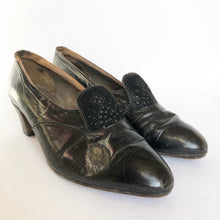 Load image into Gallery viewer, Original 1930s Black Leather and Suede Court Shoes - UK 4 4.5