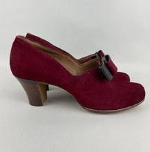 Load image into Gallery viewer, Original 1940's Deadstock CC41 Burgundy Suede Court Shoes - UK Size 4 4.5