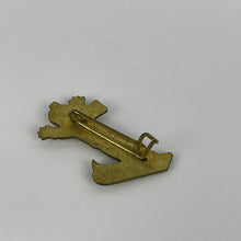 Load image into Gallery viewer, Original 1940's Novelty Brooch of A Child Skiing