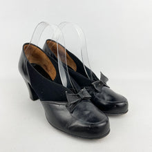 Load image into Gallery viewer, Original 1940's Black Leather and Suede Classic Court Shoes with Bow Trim in the Front - UK 6 6.5