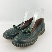 Load image into Gallery viewer, Original 1940's 1950's Forest Green Leather Slip on Shoes with Bow Trim - UK 5 *