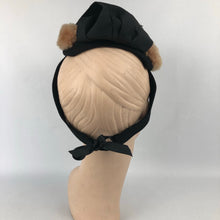 Load image into Gallery viewer, 1940s Black Felt Tilt Topper Hat with Faux Fur Trim